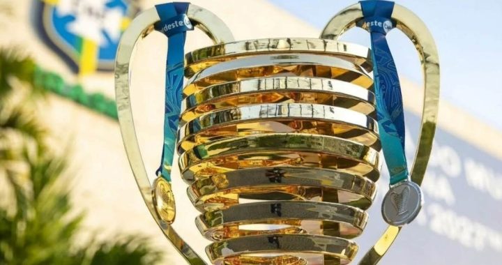 imagem da taça qeu todos os campeões da copa do nordeste levantam